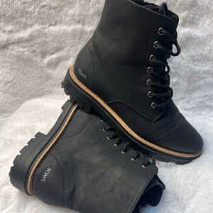 TOMS Men's Sleek Black Lace-Up Boots